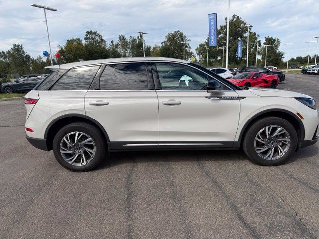 Used 2024 Lincoln Corsair AWD w/ Equipment Group 101A image 5