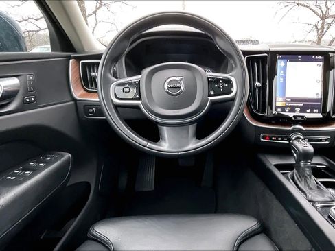 Used 2018 Volvo XC60 T6 Inscription w/ Convenience Package image 6