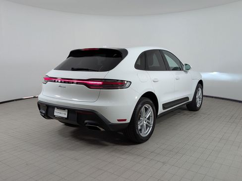 Used 2025 Porsche Macan Turbo AWD/4WD image 8