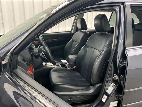 Used 2012 Subaru Outback 2.5i Limited w/ Moonroof Pkg AWD/4WD image 8
