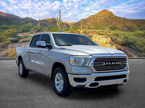 Used 2023 RAM 1500 Laramie AWD/4WD image 2
