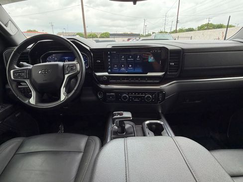Used 2024 Chevrolet Silverado 1500 LT Trail Boss w/ Convenience Package II AWD/4WD image 12