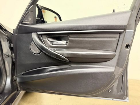 Used 2016 BMW M3 RWD image 31