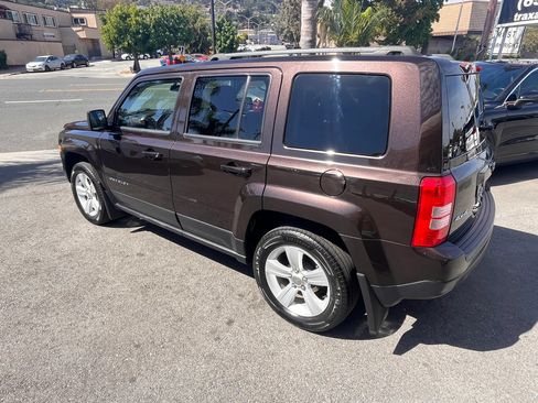 Used 2014 Jeep Patriot Latitude AWD/4WD image 5