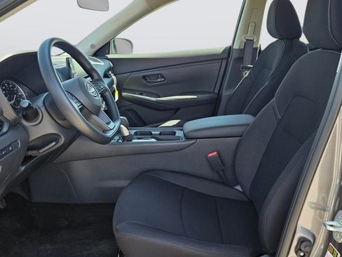 Used 2025 Nissan Sentra S image 10