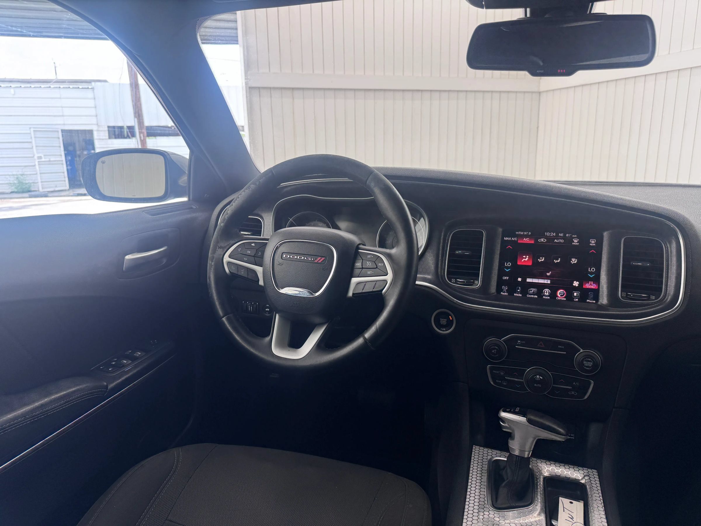 Used 2016 Dodge Charger SXT RWD image 15