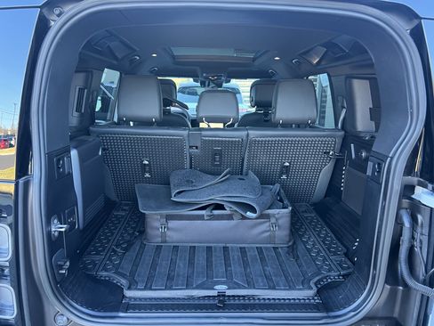 Certified 2023 Land Rover Defender 110 V8 image 35