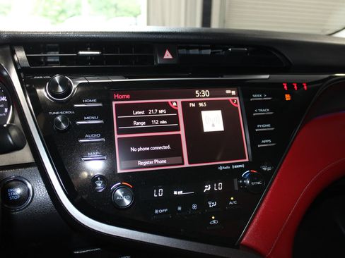 Used 2020 Toyota Camry XSE FWD image 15
