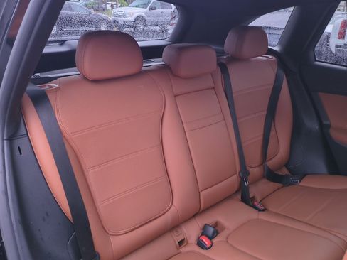 Used 2023 Mercedes-Benz GLC 300 4MATIC image 35