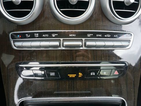 Used 2021 Mercedes-Benz GLC 300 image 12