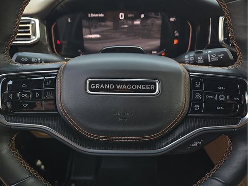 Used 2025 Jeep Grand Wagoneer Series III w/ Rear Seat Video Group 1 AWD/4WD image 19