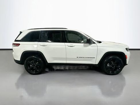New 2026 Jeep Grand Cherokee Limited w/ Limited Altitude Package image 5