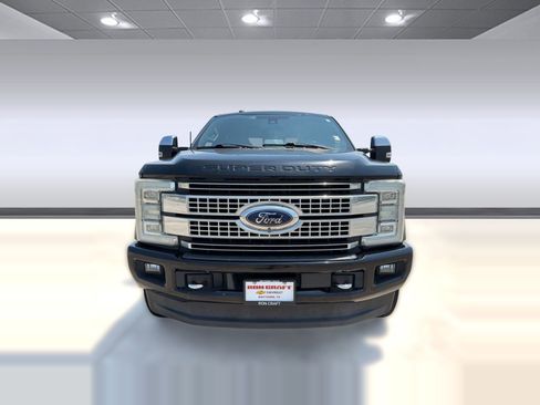 Used 2017 Ford F250 Platinum w/ Platinum Ultimate Package AWD/4WD image 5