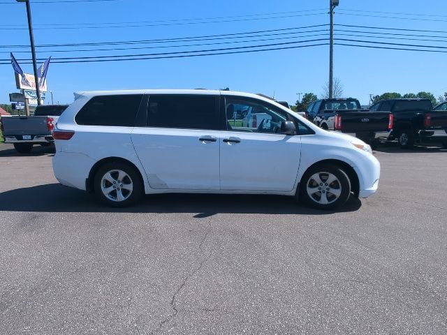Used 2016 Toyota Sienna L FWD image 6