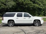Used 2014 GMC Yukon XL Denali image 3