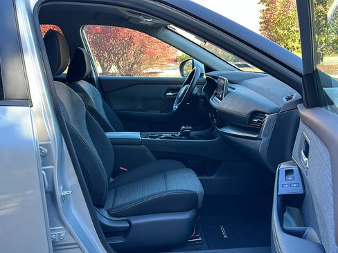 Certified 2022 Nissan Rogue SV image 22