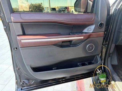Used 2022 Ford Expedition Limited AWD/4WD image 5