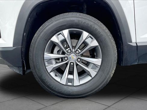 Used 2025 Chevrolet Equinox LT w/ Convenience Package II FWD image 10