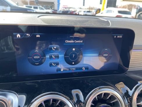 Used 2026 Mercedes-Benz GLB 250 4MATIC image 11