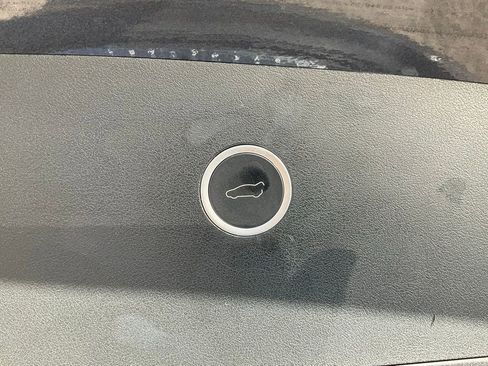 Used 2019 Tesla Model X Performance image 10