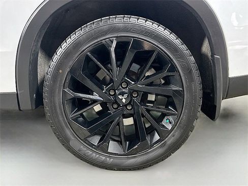 Used 2023 Mitsubishi Outlander SE image 28