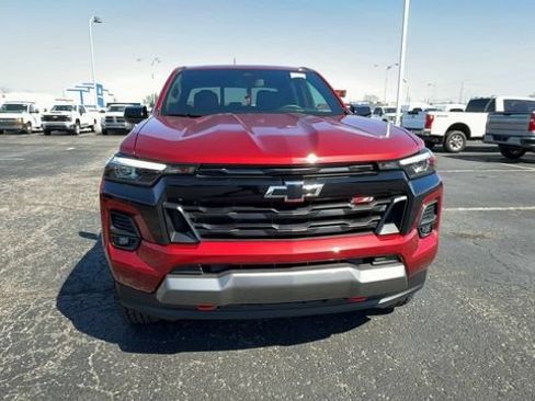 Used 2024 Chevrolet Colorado Z71 w/ Z71 Convenience Package 2 AWD/4WD image 3