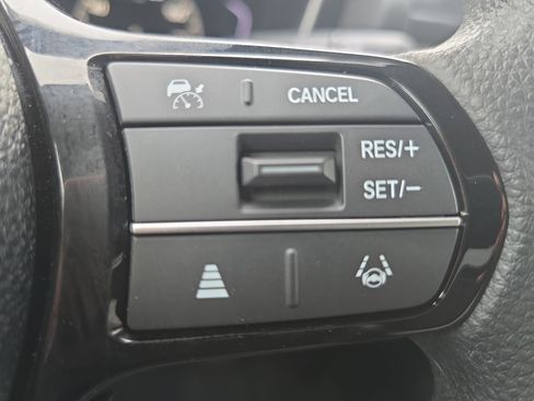 Used 2023 Honda Pilot LX image 19