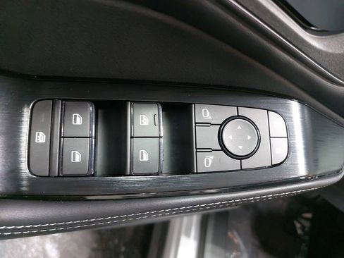 Used 2023 Nissan Rogue SV w/ SV Premium Package image 27