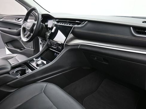 Used 2022 Jeep Grand Cherokee L Limited image 24