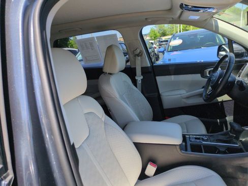 Used 2024 Kia Sorento EX w/ Panoramic Sunroof Package FWD image 37