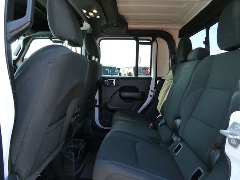 Used 2021 Jeep Gladiator Sport AWD/4WD image 19