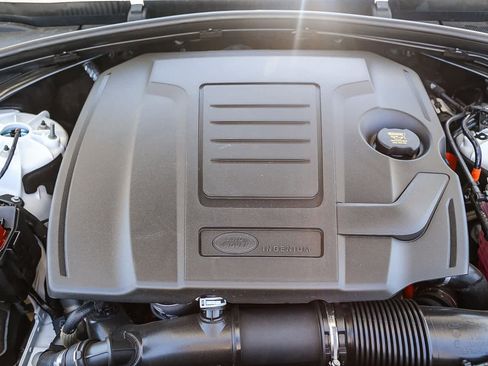 New 2026 Land Rover Range Rover Velar Dynamic SE image 24