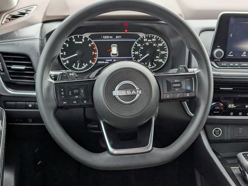 Used 2023 Nissan Rogue SV image 18