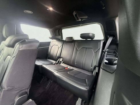 Used 2018 Ford Expedition Limited AWD/4WD image 12
