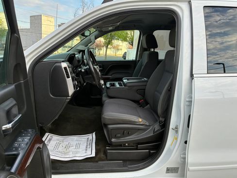 Used 2018 GMC Sierra 1500 SLE w/ SLE Value Package AWD/4WD image 11