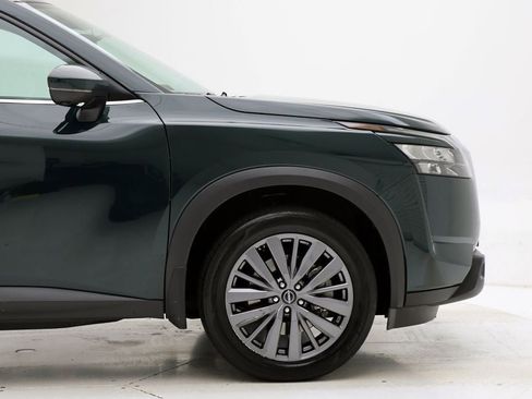 Used 2025 Nissan Pathfinder SL w/ SL Premium Package image 4