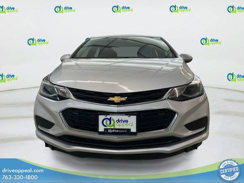 Used 2016 Chevrolet Cruze LT image 2