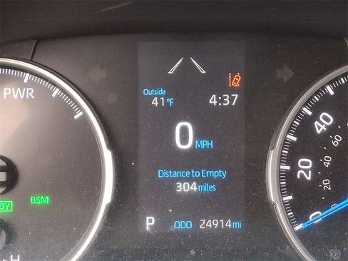 Used 2022 Toyota RAV4 SE image 23