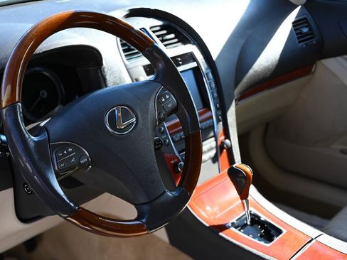 Used 2010 Lexus ES 350 FWD image 16