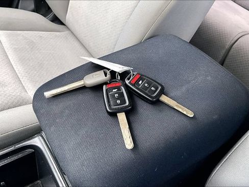 Used 2016 Honda CR-V SE image 35