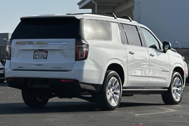 Used 2024 Chevrolet Suburban Premier w/ Advanced Technology Package AWD/4WD image 4