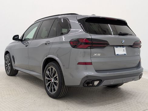 New 2026 BMW X5 sDrive40i w/ M Sport Package RWD image 3