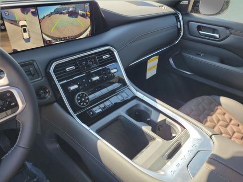 New 2026 Nissan Armada Platinum Reserve image 36