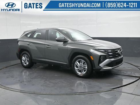 New 2026 Hyundai Tucson SE image 4