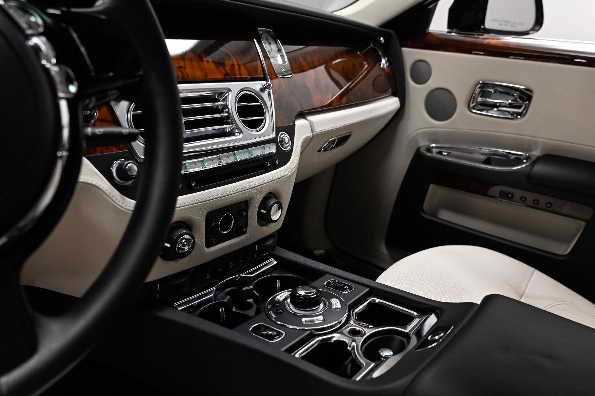 Used 2012 Rolls-Royce Ghost RWD image 14