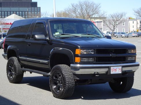 Used 1999 Chevrolet Tahoe 4WD 2-Door w/ Preferred Equipment Group image 3