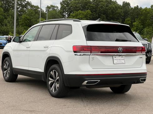Used 2024 Volkswagen Atlas SE AWD/4WD image 46