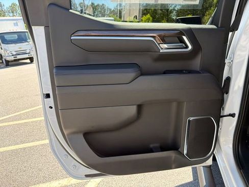 Certified 2025 Chevrolet Silverado 1500 LTZ AWD/4WD image 21