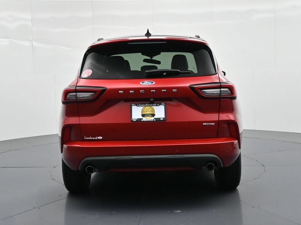 Used 2023 Ford Escape ST-Line w/ Tech Pack #1 AWD/4WD image 7