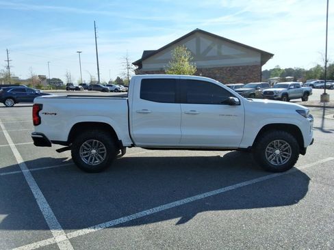 Certified 2024 Chevrolet Colorado LT w/ LT Convenience Package II AWD/4WD image 4